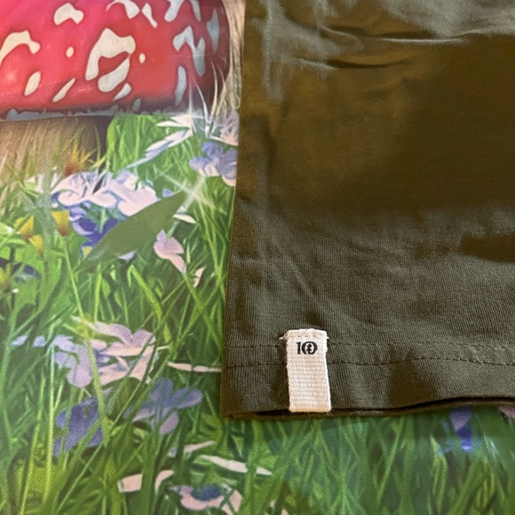 tentree Elms Tee, Dark Green, Small, NWT - Picture 7 of 8
